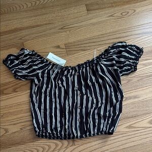 Francesca's Collections Black and White Flutter Sleeve Smocked Crop Top